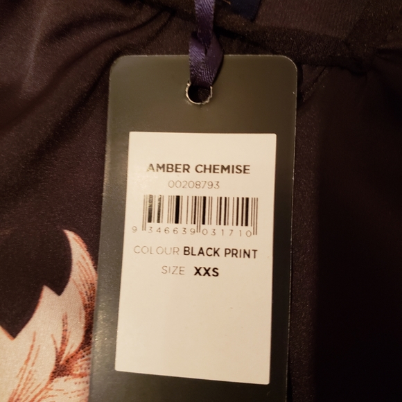 Floral and lace satin chemise - Picture 8 of 12